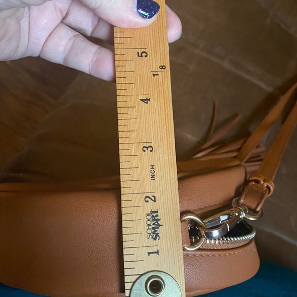 Like New Round Crossbody Bag - Picture 8 of 8